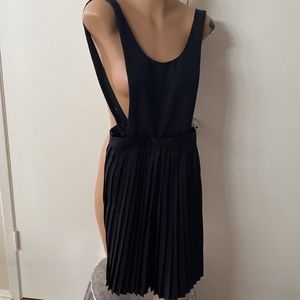 Beautiful French Pinafore Culottes Jumper convertible to shorts ✨FIRM✨

NWOT